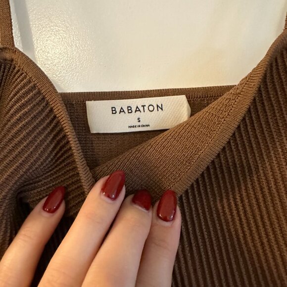 Aritzia Sculpt Knit Cropped Tank - Picture 3 of 3